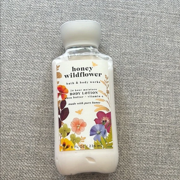 Bath & Body Works Honey Wildflower Lotion - Floral Design - Picture 1 of 4